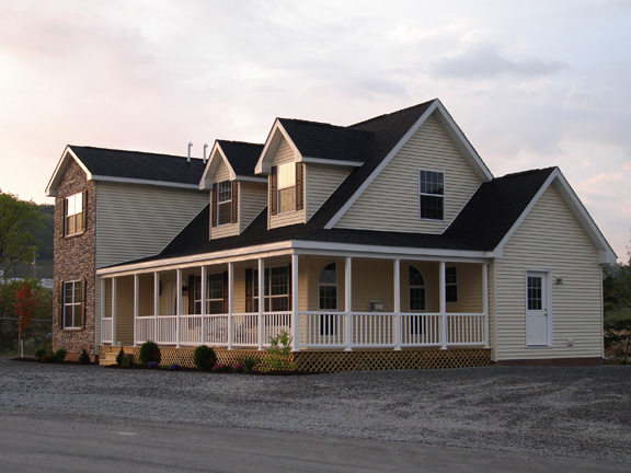 Patriot Home Sales - Model: HK101-A Sample Home Pennwest Ridgefield Cape / Two Story Combination Exterior Photo