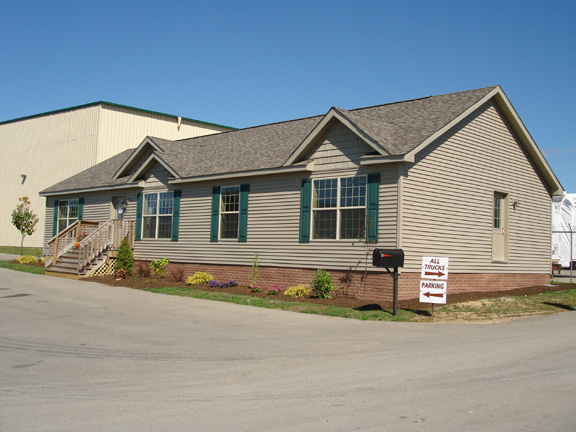 Patriot Home Sales - Model: HR170-A Sample Home Pennwest The Pennflex II Ranch Exterior Photo